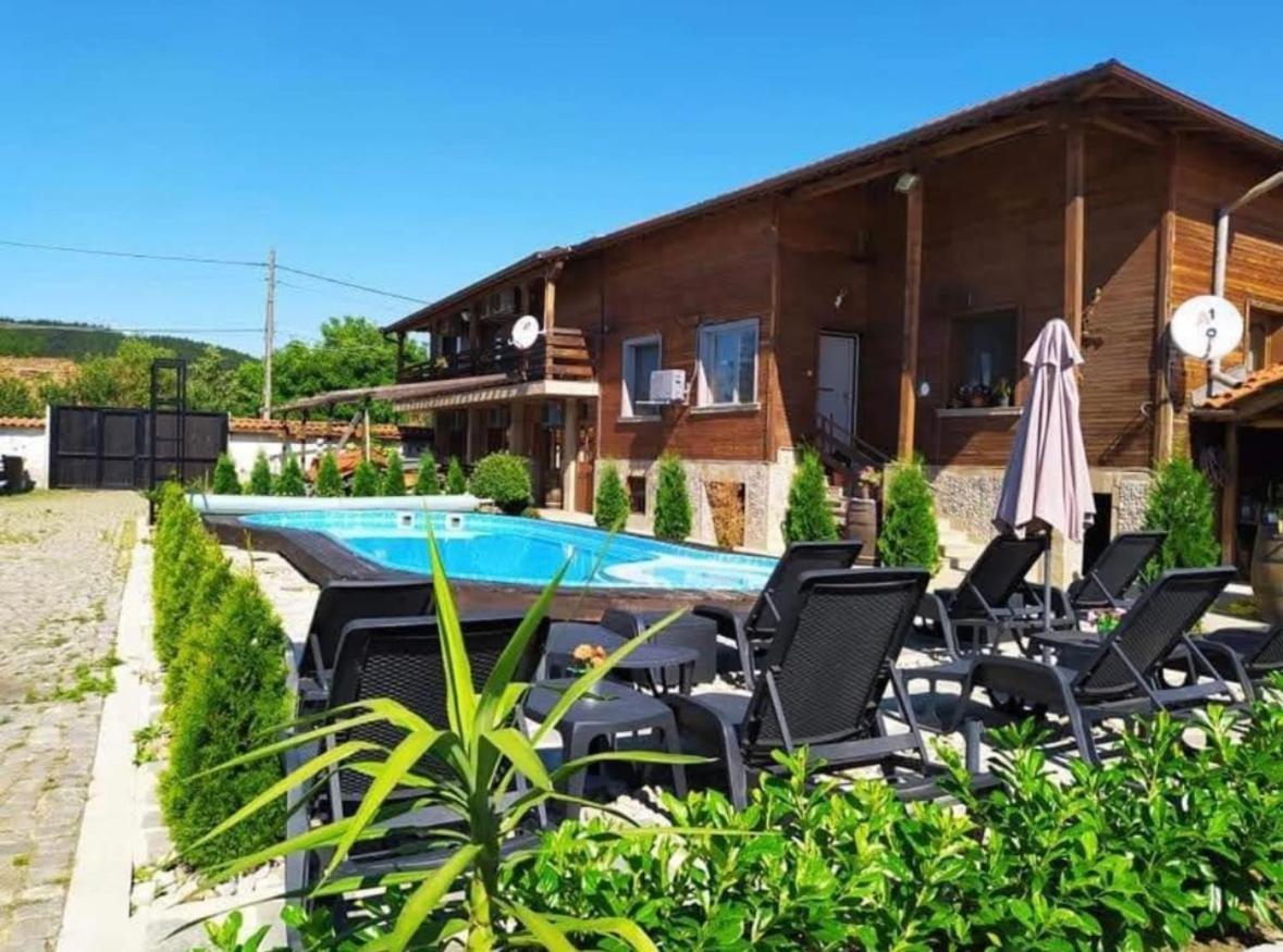 Villa Le Cinema Shiroki Dol Exterior photo